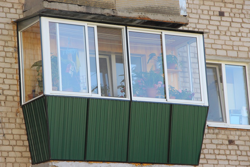 Покраска балконных блоков